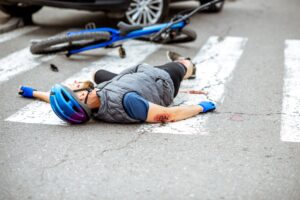 Cinco formas en que un abogado de lesiones personales te ayuda después de un accidente en bicicleta
