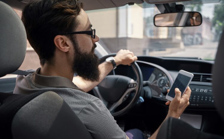  ¿Fuiste herido por un conductor distraído? Descubre cómo un abogado de lesiones personales puede ayudarte